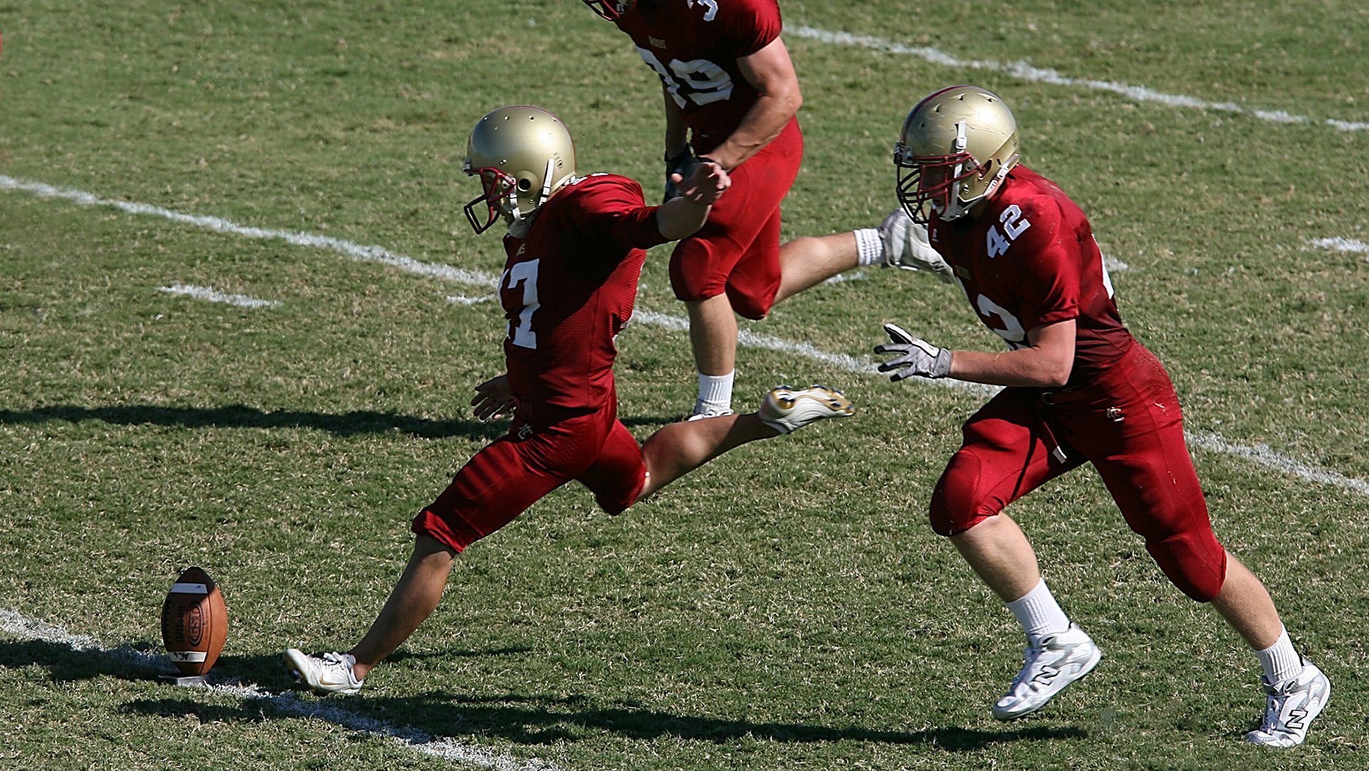 蝶泳100米选手节奏控制优于去年，蝶泳100米选手节奏控制优于去年的比赛